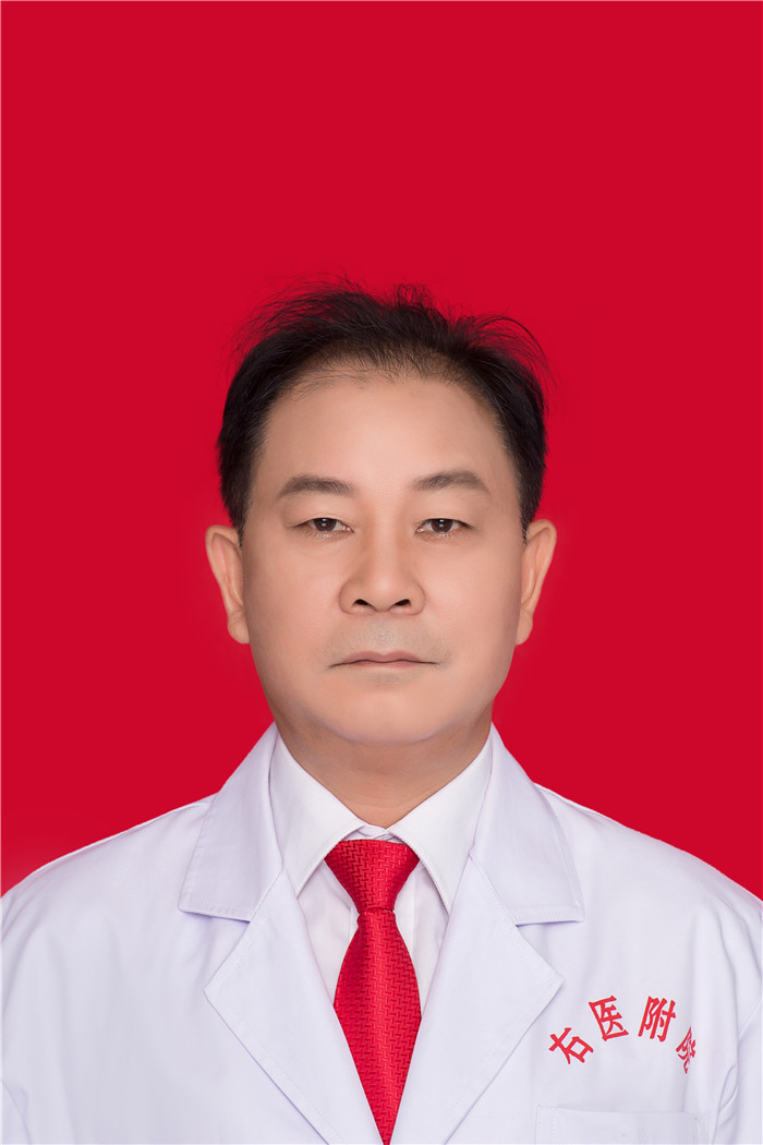 黄炳臣