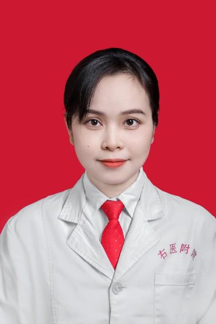 覃莉