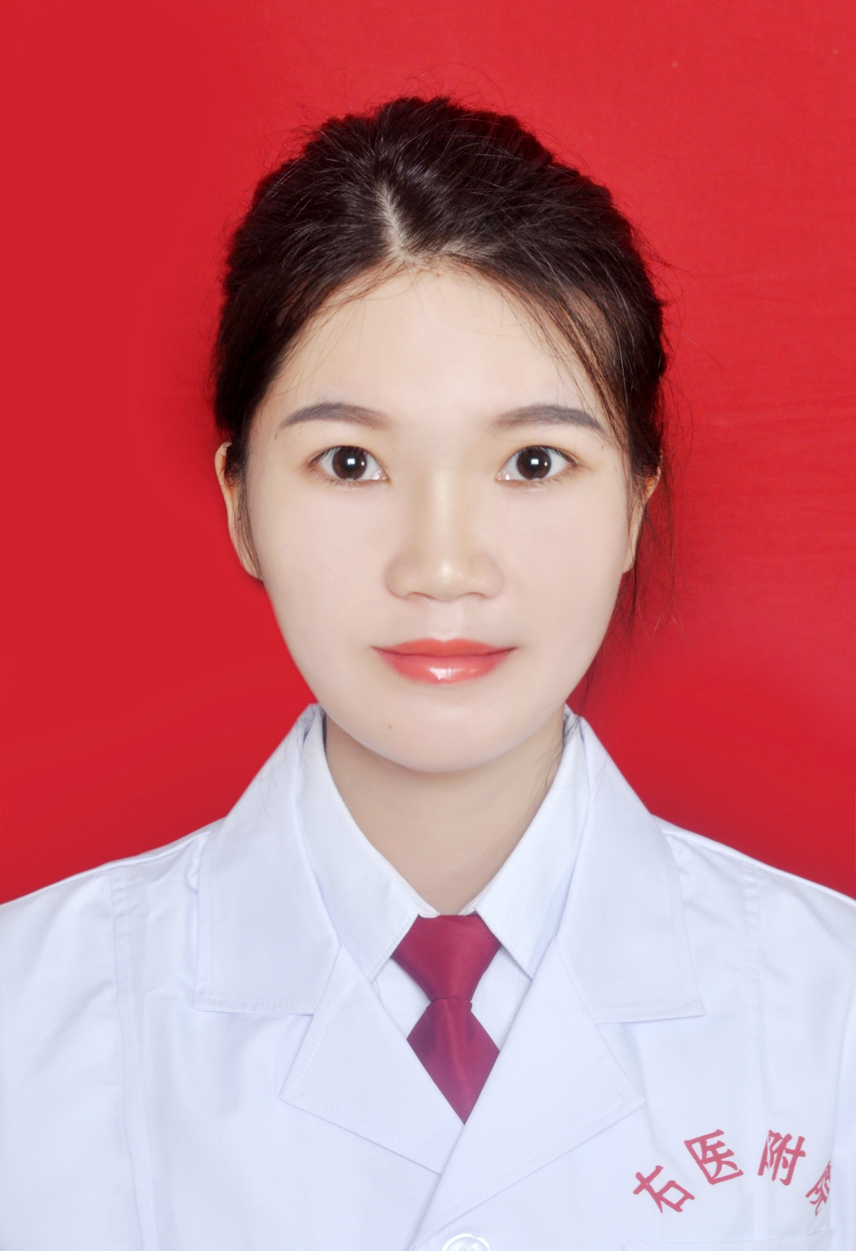 黄莉娜