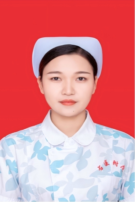覃瑶